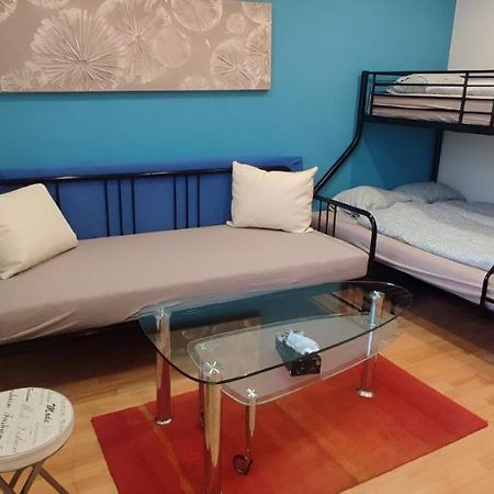 Blue Apartment In City Center, Best Location ブラチスラヴァ エクステリア 写真