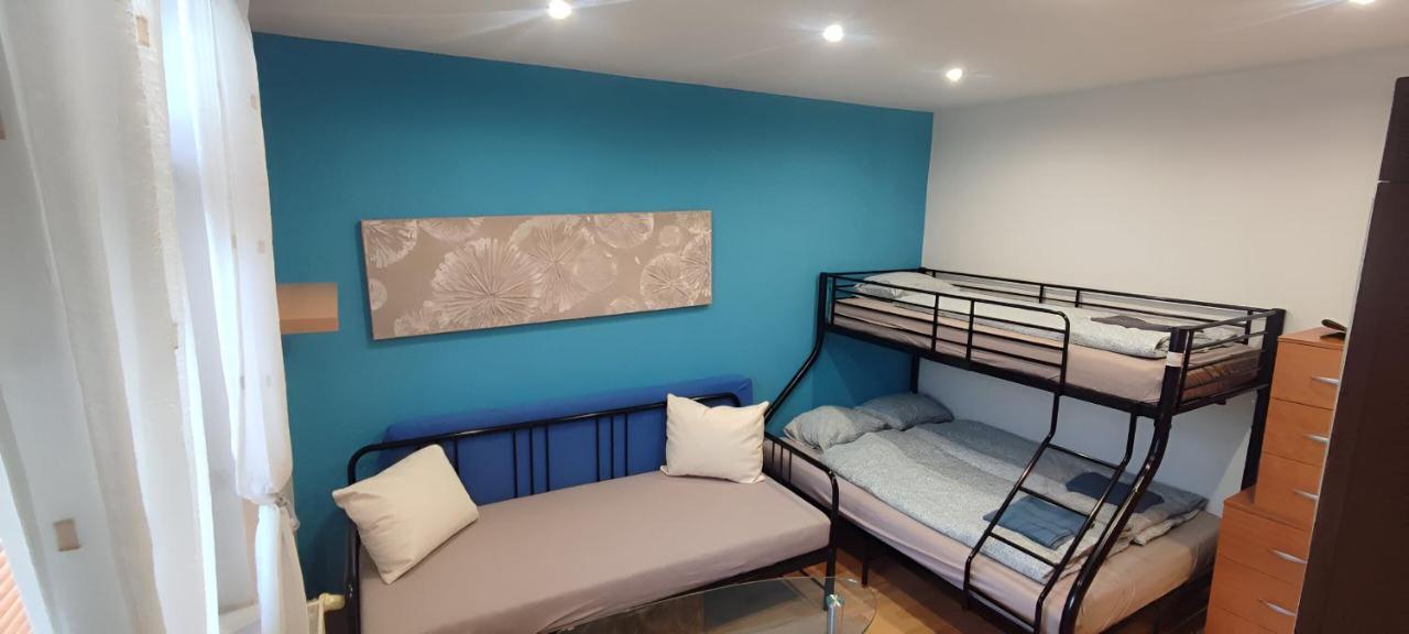 Blue Apartment In City Center, Best Location ブラチスラヴァ エクステリア 写真