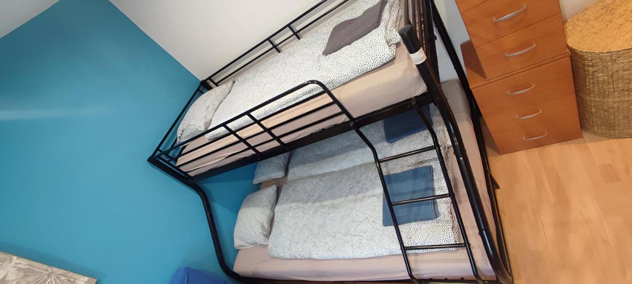 Blue Apartment In City Center, Best Location ブラチスラヴァ エクステリア 写真